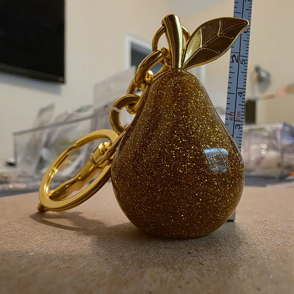 Gold Glitter Pear Keychain - Picture 5 of 5